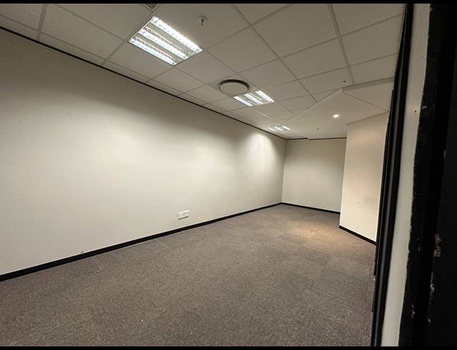 1,039M² OFFICE TO LET IN SANDTON CENTRAL